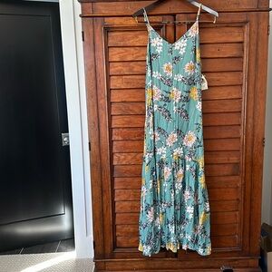 NWT Easel maxi floral dress with extra buttons